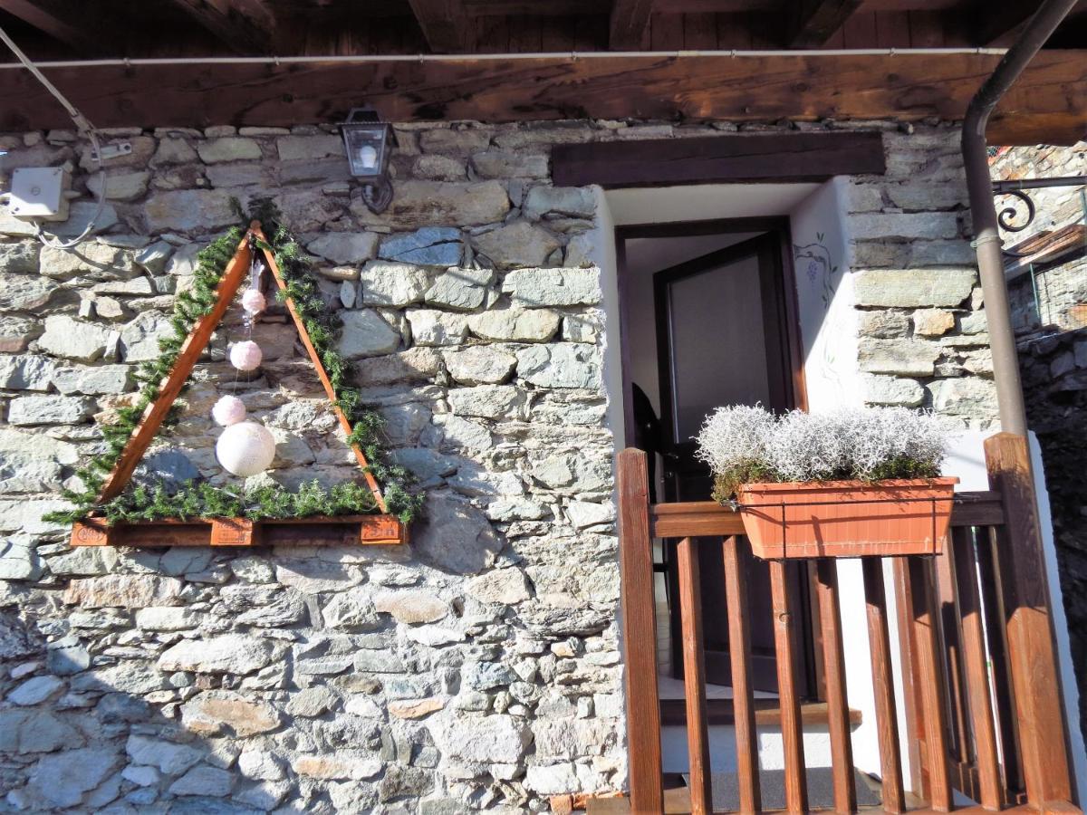 Lo Gnomo Sotto Al Glicine Apartment Chatillon Exterior photo