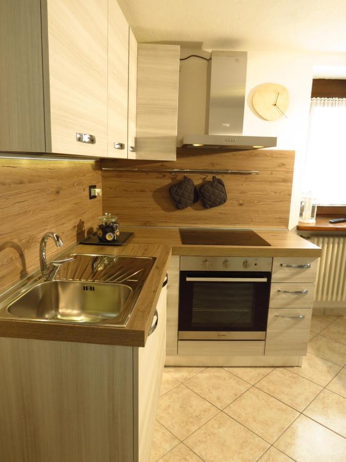 Lo Gnomo Sotto Al Glicine Apartment Chatillon Exterior photo