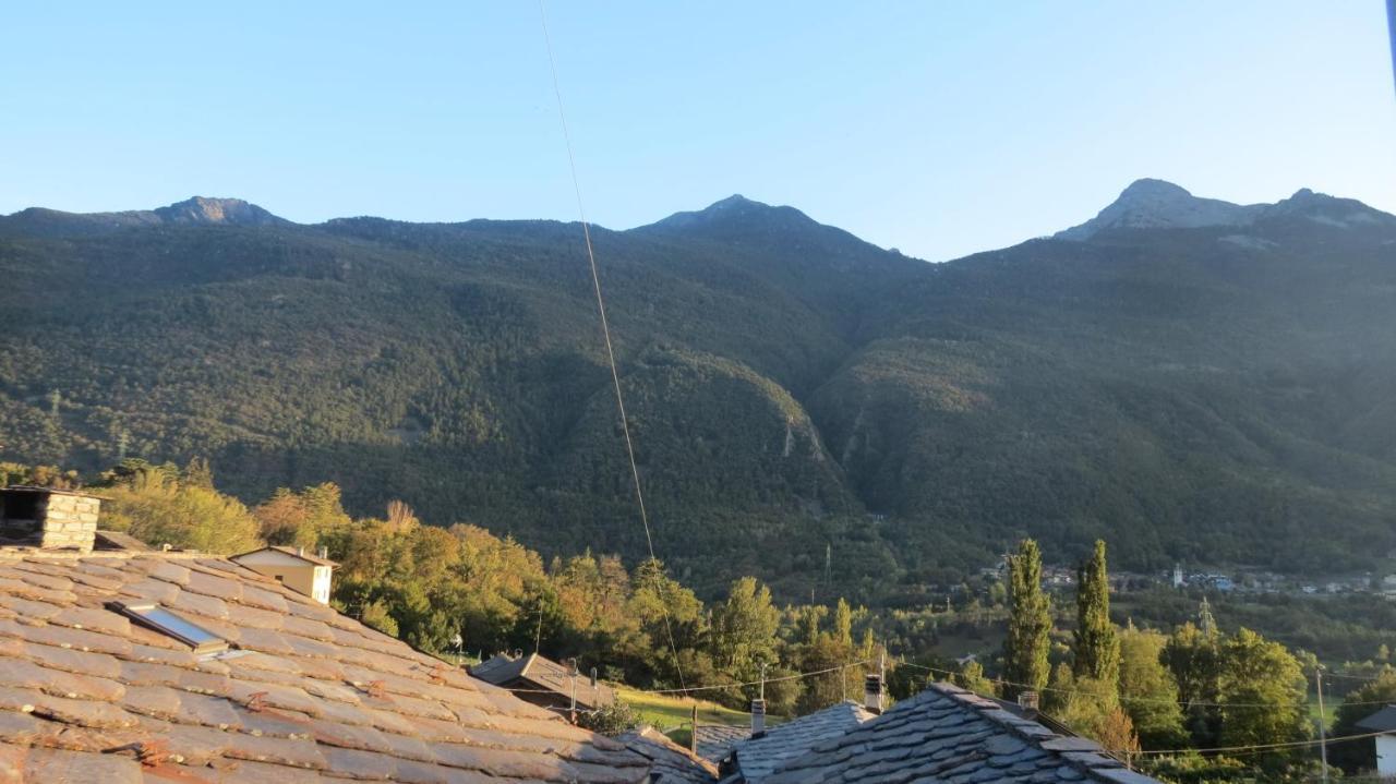 Lo Gnomo Sotto Al Glicine Apartment Chatillon Exterior photo